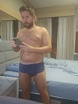 Snapshot of RipMyUnderwear chatting on 02/19/26, 10:29 RipMyUnderwear online show from 02/19/26, 10:29