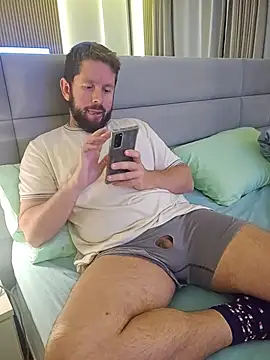 Snapshot of RipMyUnderwear chatting on 06/17/26, 12:32 RipMyUnderwear online show from 06/17/26, 12:32