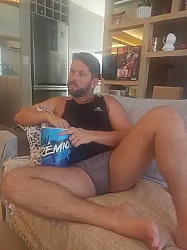 Snapshot of RipMyUnderwear chatting on 02/06/26, 06:15 RipMyUnderwear online show from 02/06/26, 06:15