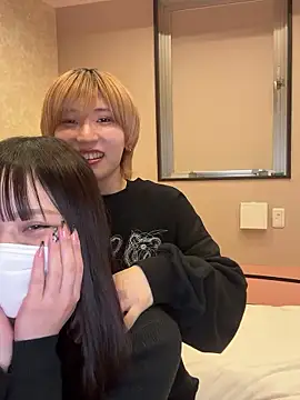 kai xoxo   online show from 12/05/25, 02:04