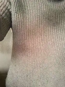 Snapshot of maian_love chatting on 12/04/25, 08:35 maian love online show from 12/04/25, 08:35