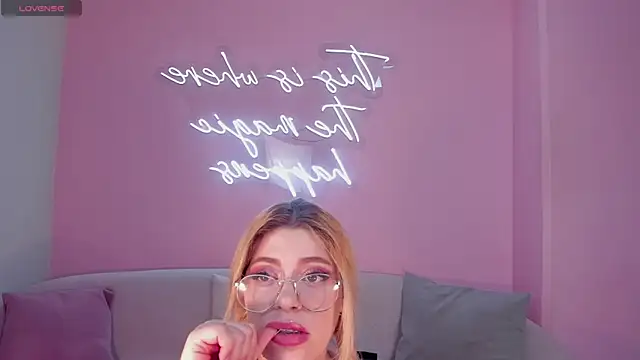 MadisonKane online show from 03/24/26, 11:32