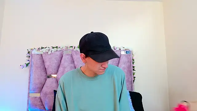 iris and damian online show from 02/12/26, 05:13