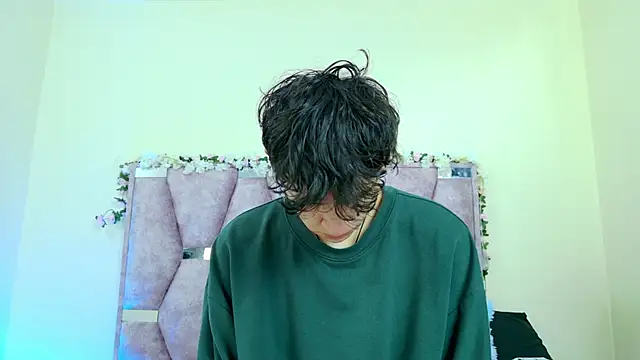 Snapshot of iris_and_damian chatting on 01/08/26, 05:19 iris and damian online show from 01/08/26, 05:19