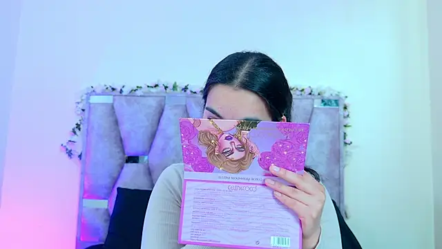 Snapshot of iris_and_damian chatting on 04/09/26, 05:19 iris and damian online show from 04/09/26, 05:19