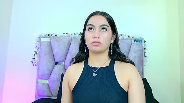 Snapshot of iris_and_damian chatting on 03/22/26, 05:25 iris and damian online show from 03/22/26, 05:25