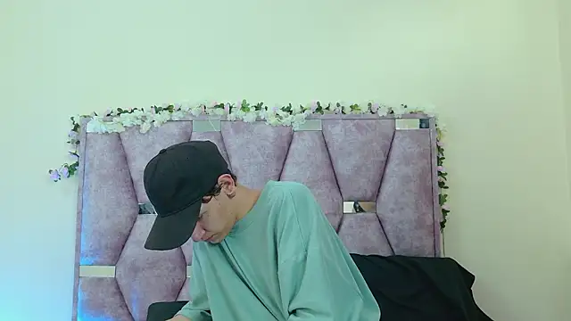 iris and damian online show from 02/13/26, 05:24