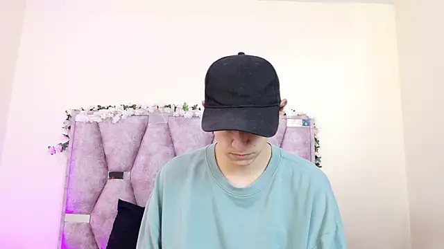 iris and damian online show from 02/26/26, 05:13