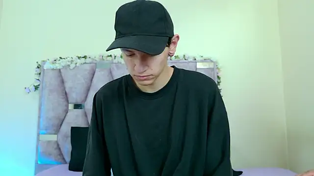 iris and damian online show from 02/11/26, 05:24