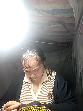 Snapshot of ava-dellght chatting on 12/18/25, 01:00 ava-dellght online show from 12/18/25, 01:00