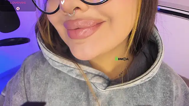 Snapshot of asheryn chatting on 03/29/26, 01:40 asheryn online show from 03/29/26, 01:40