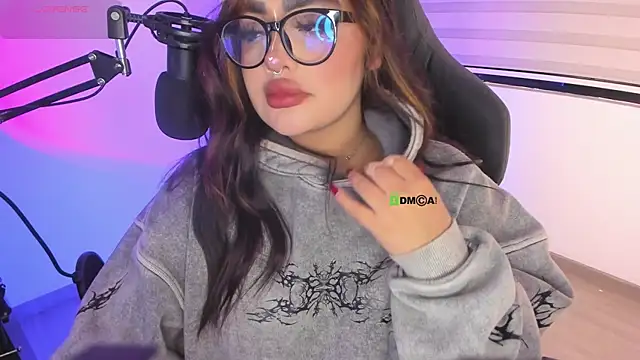 Snapshot of asheryn chatting on 02/18/26, 01:58 asheryn online show from 02/18/26, 01:58