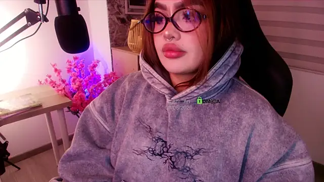 Snapshot of asheryn chatting on 06/10/26, 01:51 asheryn online show from 06/10/26, 01:51