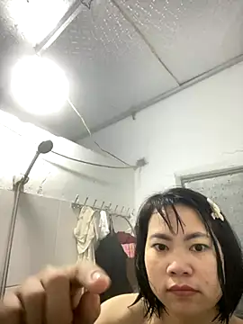 Chew candy online show from 12/04/25, 03:33