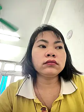 Chew candy online show from 12/19/25, 03:54