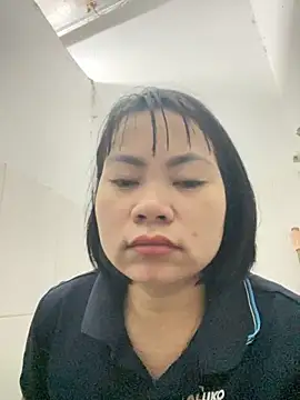 Chew candy online show from 12/05/25, 02:59