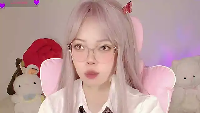 Snapshot of Miyeoonn chatting on 05/19/26, 06:15 Miyeoonn online show from 05/19/26, 06:15
