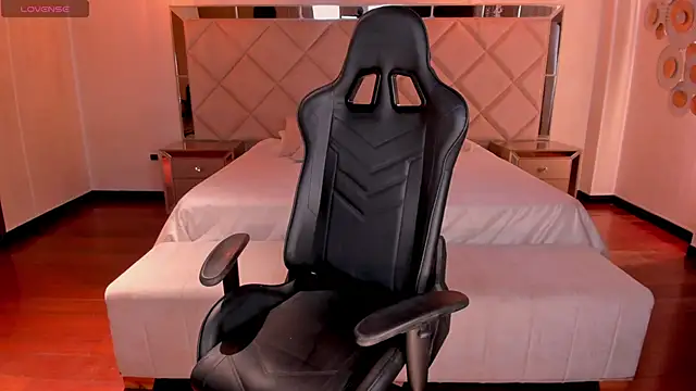 ChloeManson online show from 03/13/25, 09:37