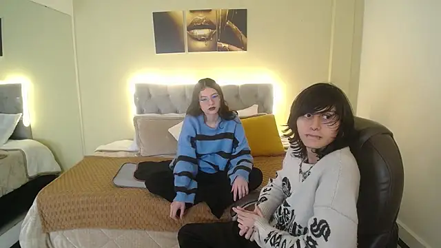 Snapshot of Eros_Nyx_ chatting on 12/23/25, 02:22 Eros Nyx online show from 12/23/25, 02:22