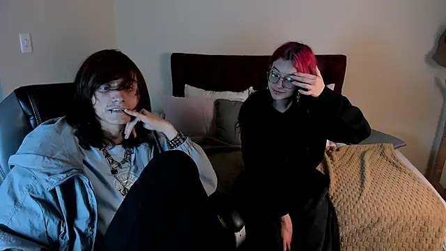 Snapshot of Eros_Nyx_ chatting on 02/12/26, 05:18 Eros Nyx online show from 02/12/26, 05:18