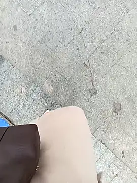 Snapshot of Baby-Linh chatting on 12/23/25, 02:55 Baby-Linh online show from 12/23/25, 02:55