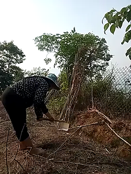 Snapshot of sary-hot2x chatting on 04/13/26, 12:47 sary-hot2x online show from 04/13/26, 12:47