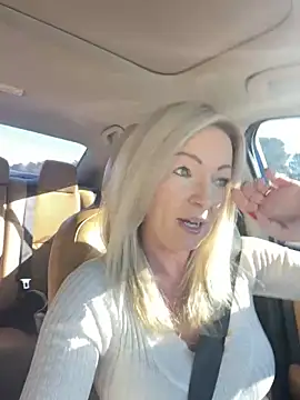 Snapshot of sinfulsara chatting on 12/16/25, 06:01 sinfulsara online show from 12/16/25, 06:01