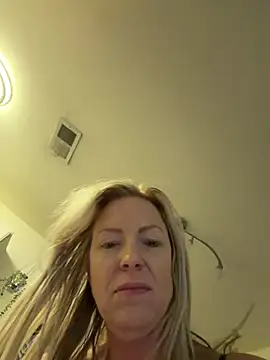 Snapshot of sinfulsara chatting on 02/20/26, 10:17 sinfulsara online show from 02/20/26, 10:17