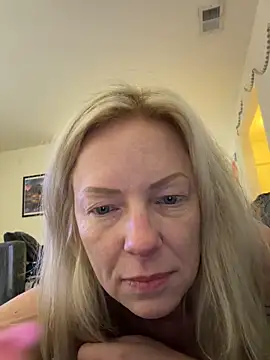 Snapshot of sinfulsara chatting on 02/12/26, 04:12 sinfulsara online show from 02/12/26, 04:12