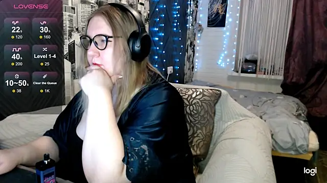 SecretGodnes online show from 12/22/25, 01:55