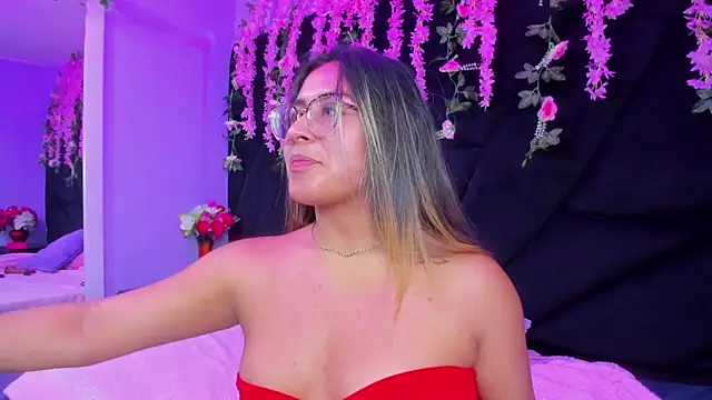 Freyaa Millerr  online show from 02/17/26, 03:04