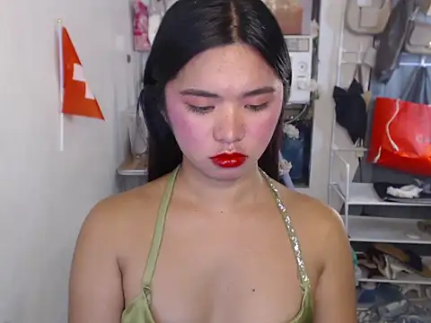 Snapshot of voganmarie chatting on 06/28/26, 01:34 voganmarie online show from 06/28/26, 01:34