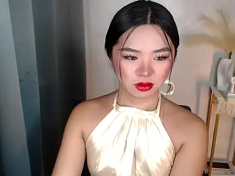 Snapshot of voganmarie chatting on 06/05/26, 04:35 voganmarie online show from 06/05/26, 04:35