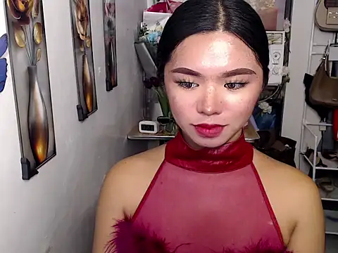 Snapshot of voganmarie chatting on 07/04/26, 06:20 voganmarie online show from 07/04/26, 06:20