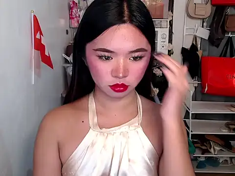 Snapshot of voganmarie chatting on 06/28/26, 01:39 voganmarie online show from 06/28/26, 01:39