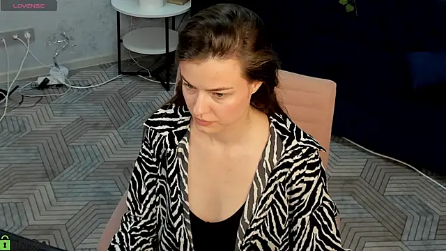 Snapshot of Graceee_ chatting on 06/17/26, 03:06 Graceee online show from 06/17/26, 03:06