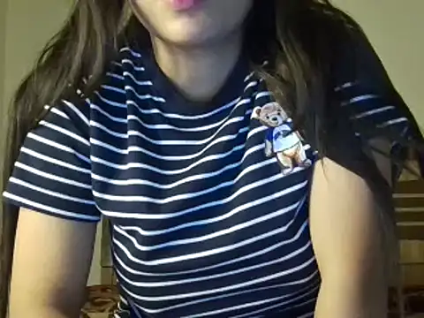 Snapshot of priya_008 chatting on 12/17/25, 06:46 priya 008 online show from 12/17/25, 06:46