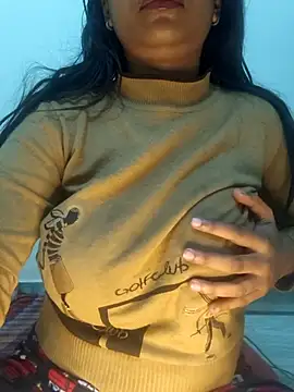 Snapshot of Hotty_Tulip chatting on 03/01/26, 02:33 Hotty Tulip online show from 03/01/26, 02:33