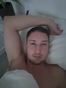 Snapshot of dirtyanal23 chatting on 12/17/25, 11:54 dirtyanal23 online show from 12/17/25, 11:54