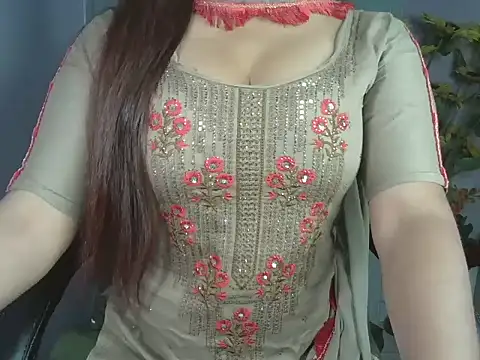Hotty Suzuka online show from 03/18/26, 04:04