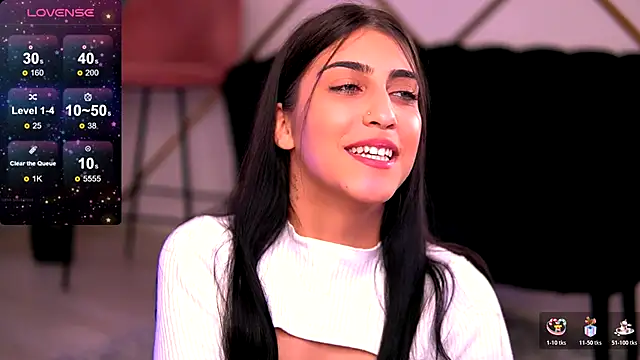 Snapshot of KyraBliss chatting on 12/16/25, 08:13 KyraBliss online show from 12/16/25, 08:13