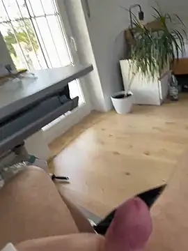 Snapshot of hannes256102 chatting on 04/05/26, 09:38 hannes256102 online show from 04/05/26, 09:38