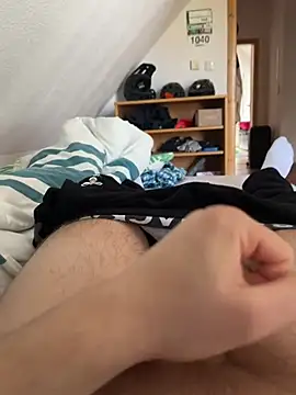 Snapshot of hannes256102 chatting on 03/21/26, 10:42 hannes256102 online show from 03/21/26, 10:42