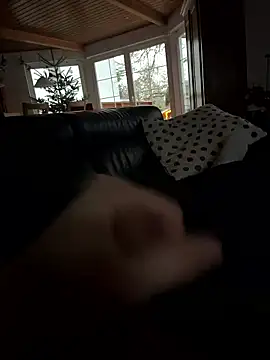 Snapshot of hannes256102 chatting on 01/14/26, 03:26 hannes256102 online show from 01/14/26, 03:26