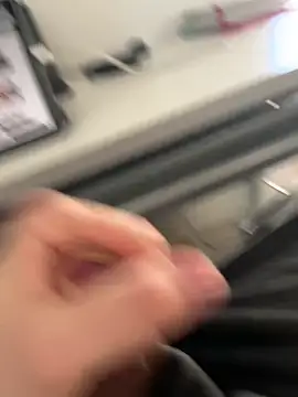 Snapshot of hannes256102 chatting on 03/02/26, 03:08 hannes256102 online show from 03/02/26, 03:08