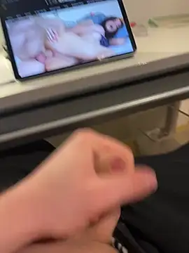 Snapshot of hannes256102 chatting on 03/08/26, 08:01 hannes256102 online show from 03/08/26, 08:01