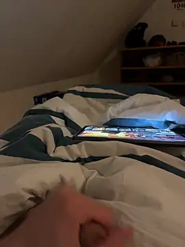 Snapshot of hannes256102 chatting on 04/05/26, 09:43 hannes256102 online show from 04/05/26, 09:43