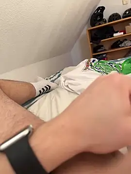 Snapshot of hannes256102 chatting on 04/01/26, 02:25 hannes256102 online show from 04/01/26, 02:25