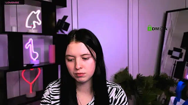 Snapshot of diara_ti chatting on 12/16/25, 07:18 diara ti online show from 12/16/25, 07:18