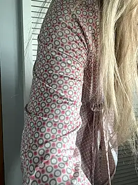 SiennaV online show from 03/12/26, 09:57